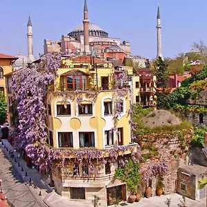 Hotel Empress Zoe **